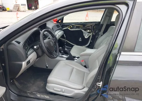 2016 Acura Ilx 2.4L/Acurawatch Plus Package из США, поврежденный, VIN 19UDE2F3XGA011612